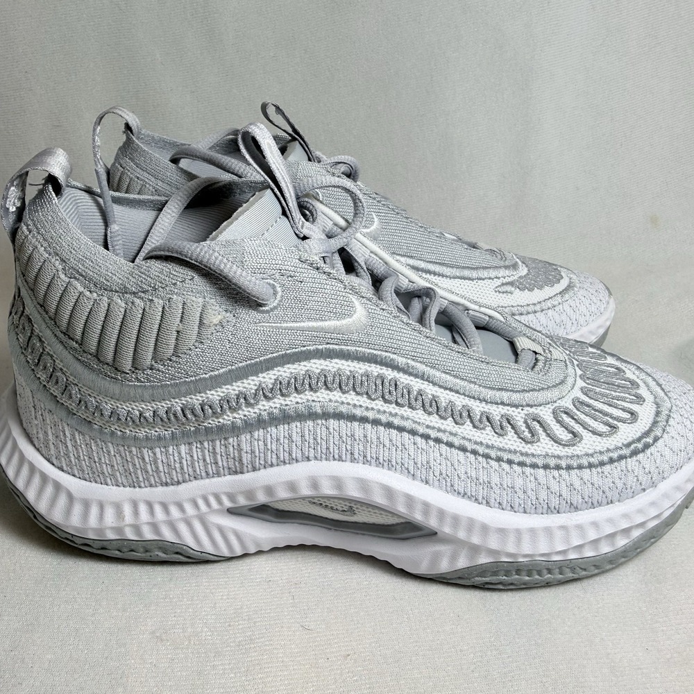 Nike Men's Sz 6 Cosmic Unity 3 (Team) Basketball Shoes DZ2906-001 Grey/White New